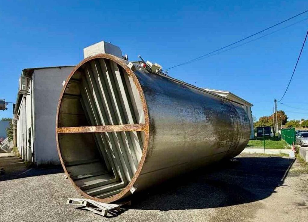 Sonstige Obsttechnik & Weinbautechnik Türe ait Sonstige | Cuve inox - Fond cuillère sur jupe - 700 HL, Gebrauchtmaschine içinde Monteux (resim 4)